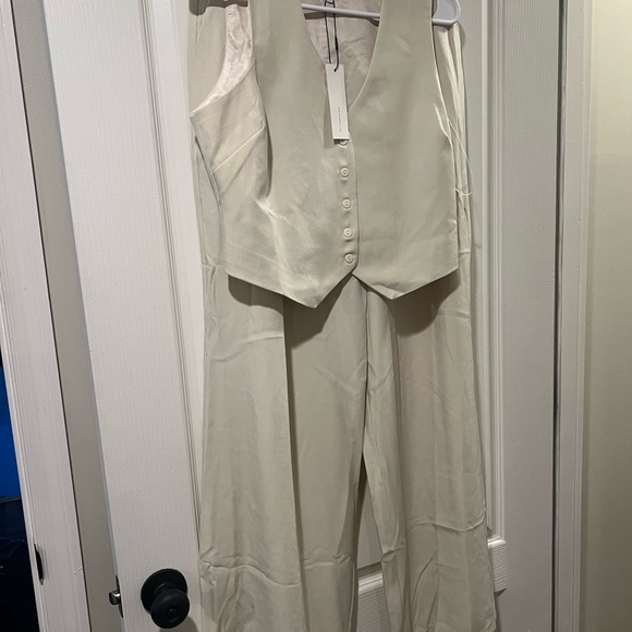 Mable two piece set - Picture 2 of 3